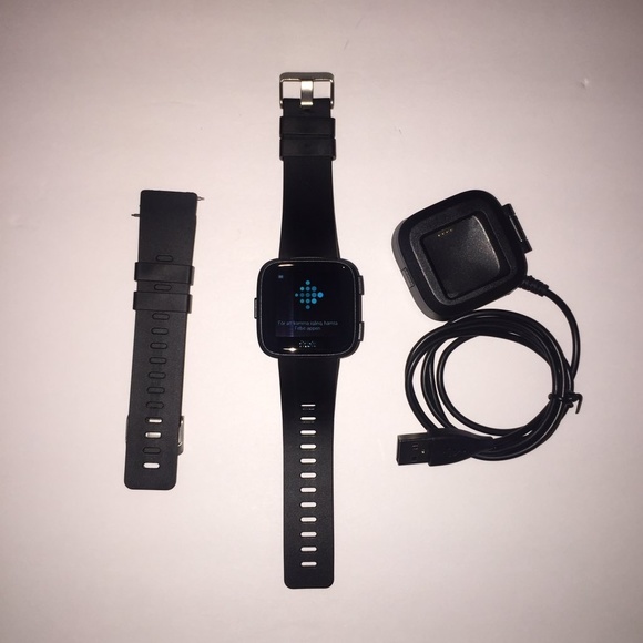 *BRAND NEW* Fitbit Versa - Picture 1 of 3